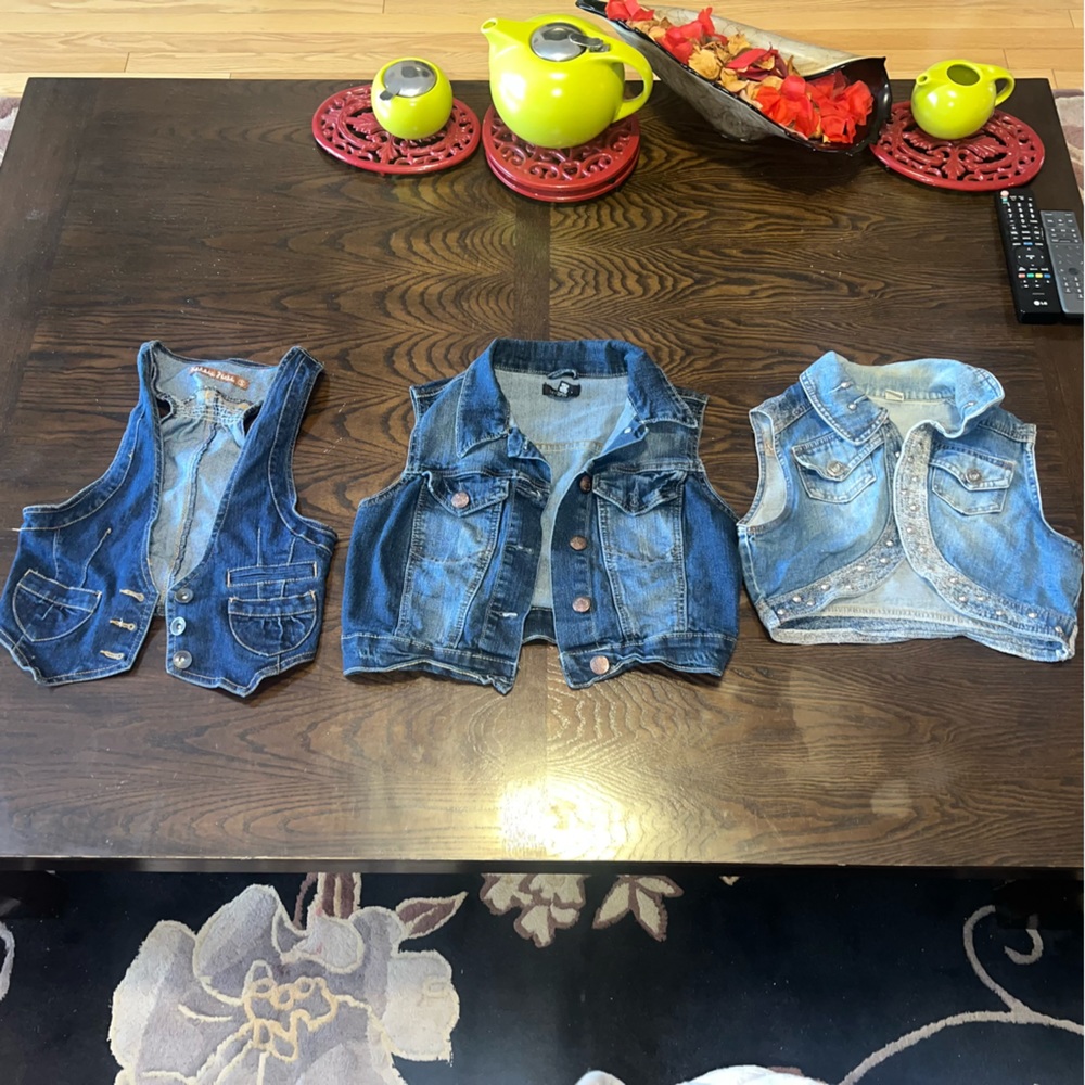COPY - Selling all 3 together- 3 sleeveless jeans jackets size Small